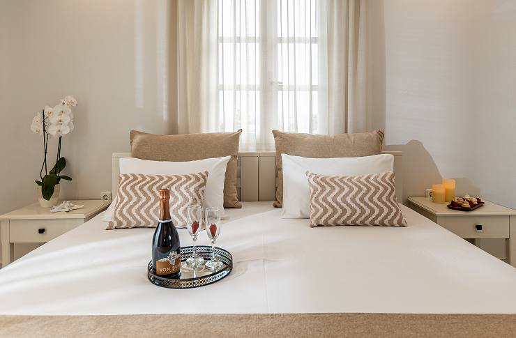 Standard double bed studios at Summer Memories in Naxos