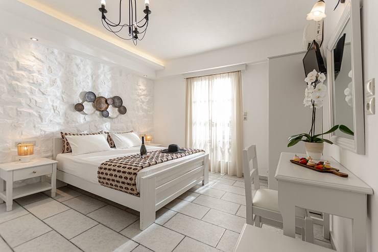 Standard double bed studios at Summer Memories in Naxos