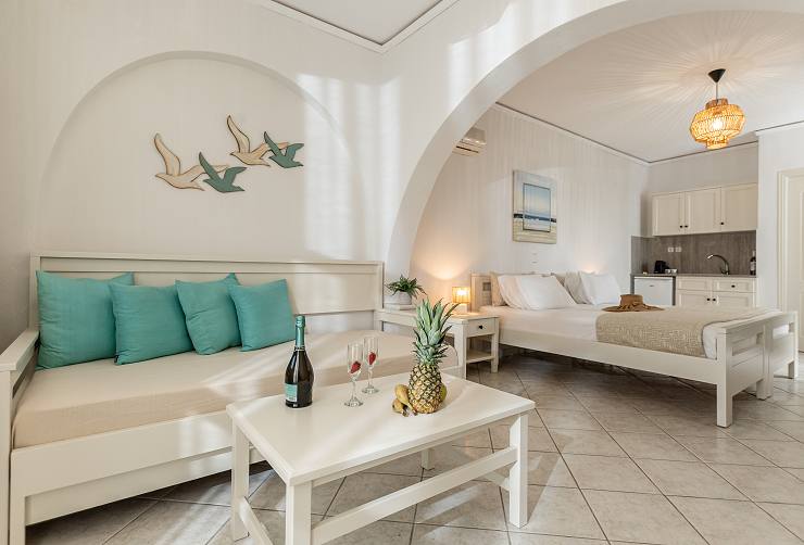 Standard quadruple bed studios at Summer Memories in Naxos