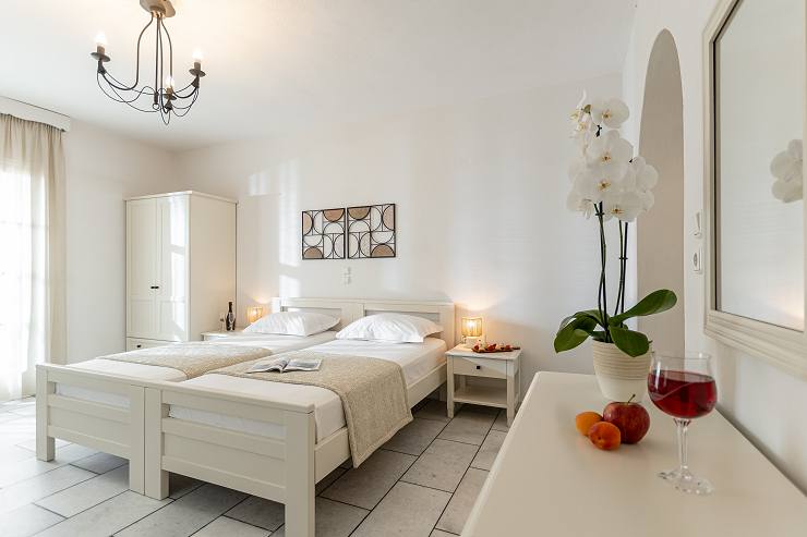 Standard triple bed studios at Summer Memories in Naxos